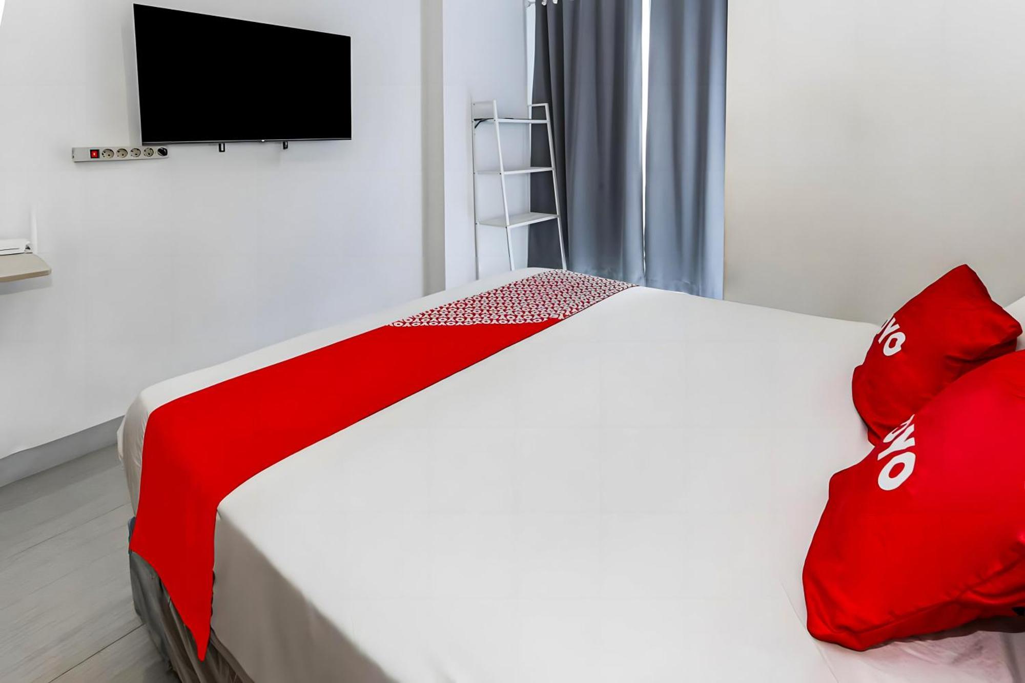 Oyo 93703 F88 Hotel Bekasi Ngoại thất bức ảnh